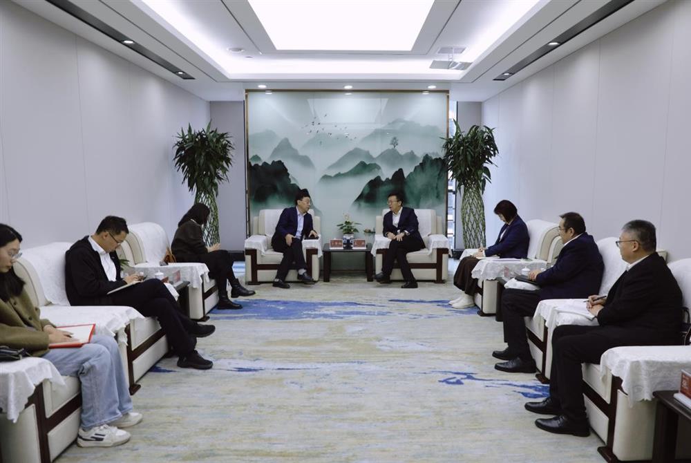 政企聯(lián)動(dòng)，共謀發(fā)展新路徑！ 濟(jì)南市商務(wù)局一行到產(chǎn)發(fā)集團(tuán)座談交流