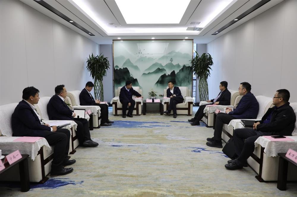 深化銀企合作！ 威海銀行濟(jì)南分行一行到產(chǎn)發(fā)集團(tuán)洽談合作